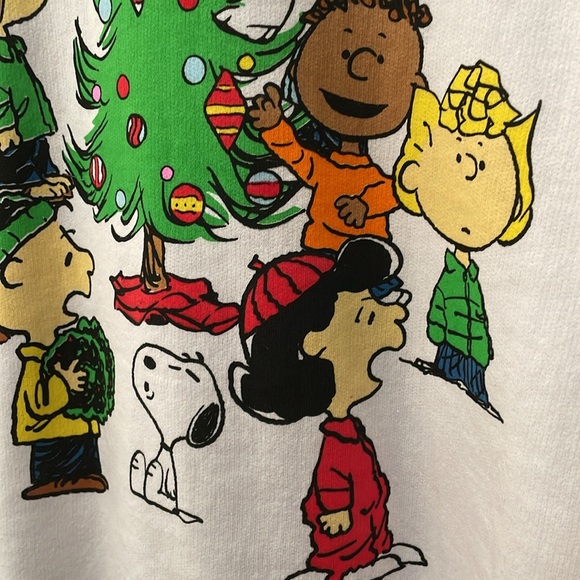 NWOT Peanuts Graphic Cropped Sweatshirt w/Classic Xmas scene, size Large - Picture 3 of 9